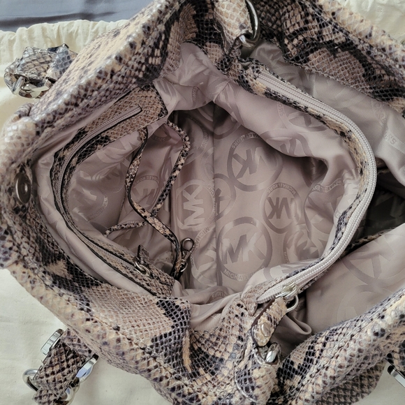 Michael Kors python snakeskin purse - Picture 2 of 9